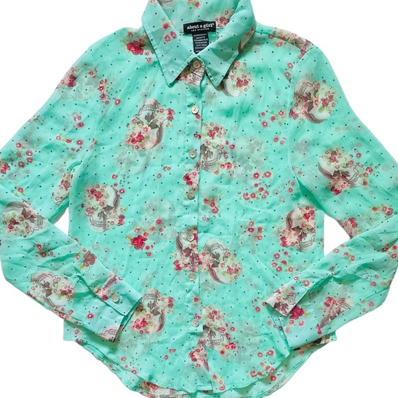 ABOUT A GIRL Women's Shirt XS Green Sheer Skulls Flowers Rock Metal Goth X Small - Picture 2 of 9